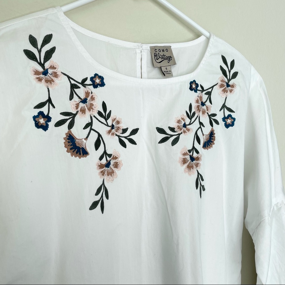 Como Vintage embroidery white bell sleeve blouse